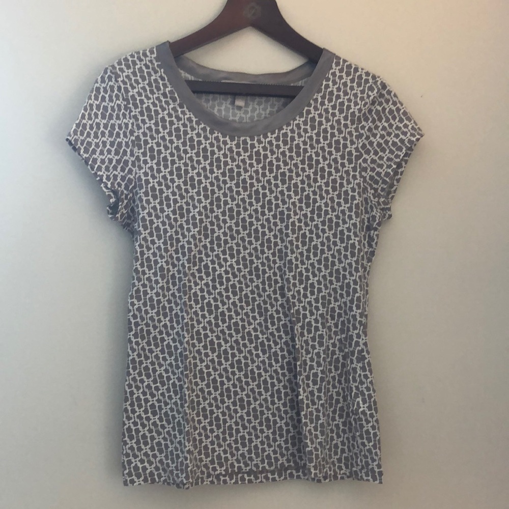 ✨3/$30✨Banana republic T-shirt